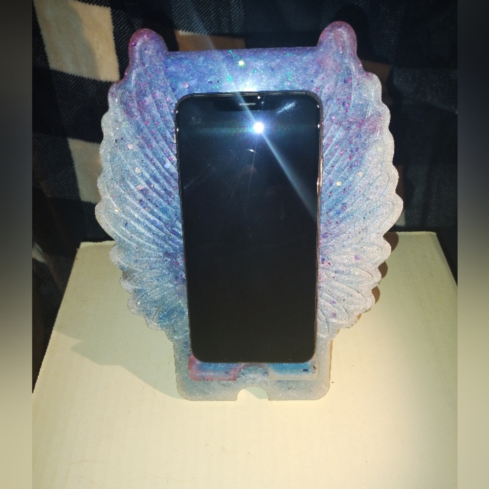 Resin phone or tablet stand